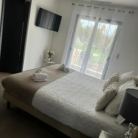 Muratello Avec Piscine Вилла *