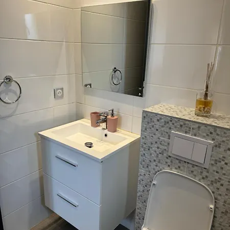 Muratello Avec Piscine Вилла